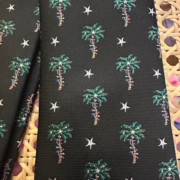 Knotty & Nice Men’s Holiday Tie with Palm Trees with Christmas Lights & Stars - Picture 3 of 8